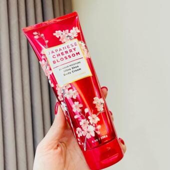 Kem Dưỡng Thể Bath & Body Works Japanese Cherry Blossom 226g