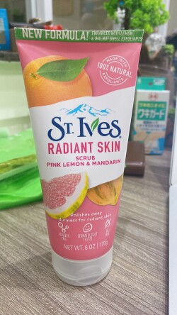 Sữa rửa mặt làm sáng da chanh hồng St.Ives Radiant Skin 170g_13
