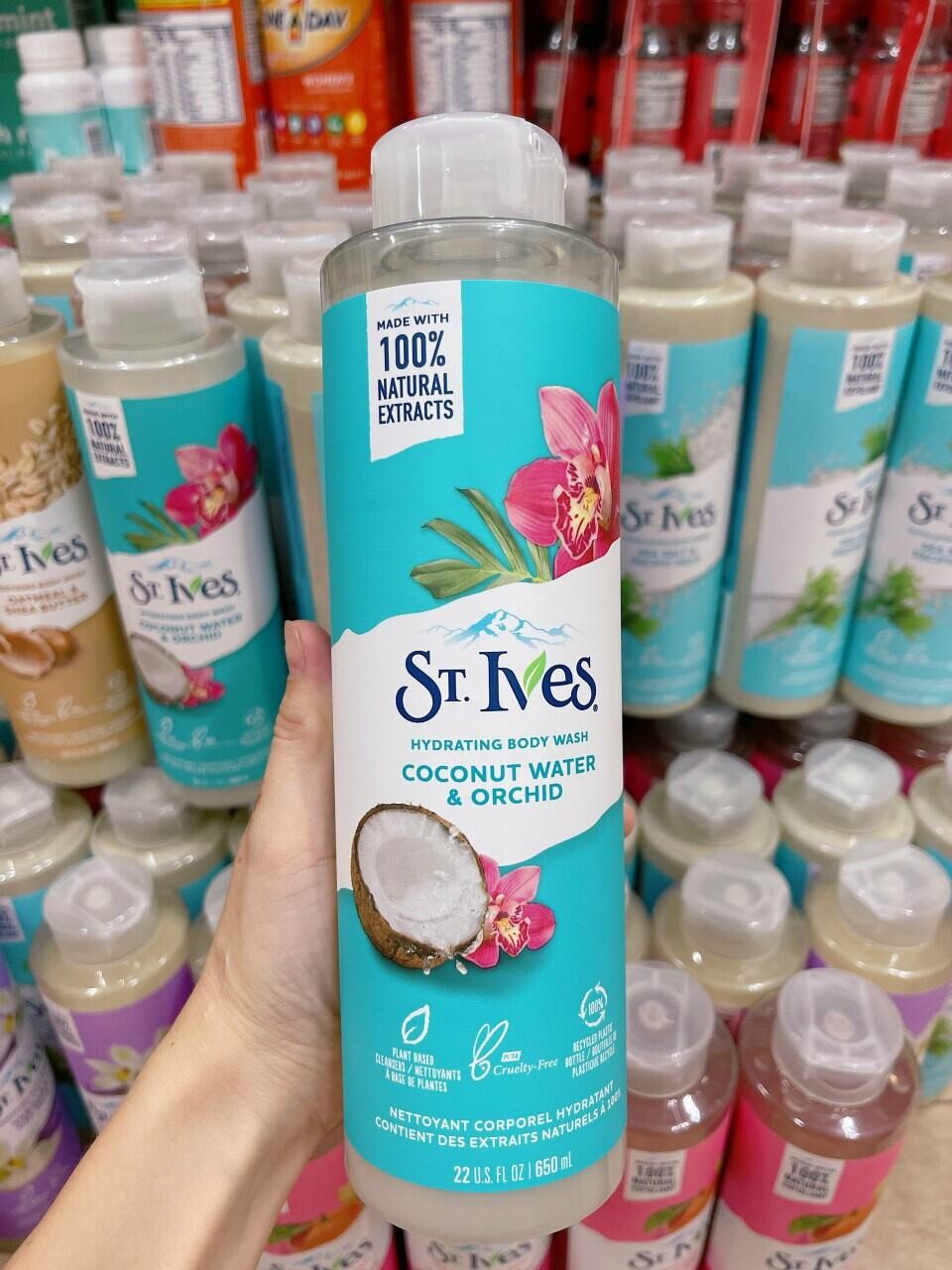 Sữa Tắm Tẩy Tế Bào Chết St.Ives Coconut Water and Orchid Hydrating Body Wash 650ml
